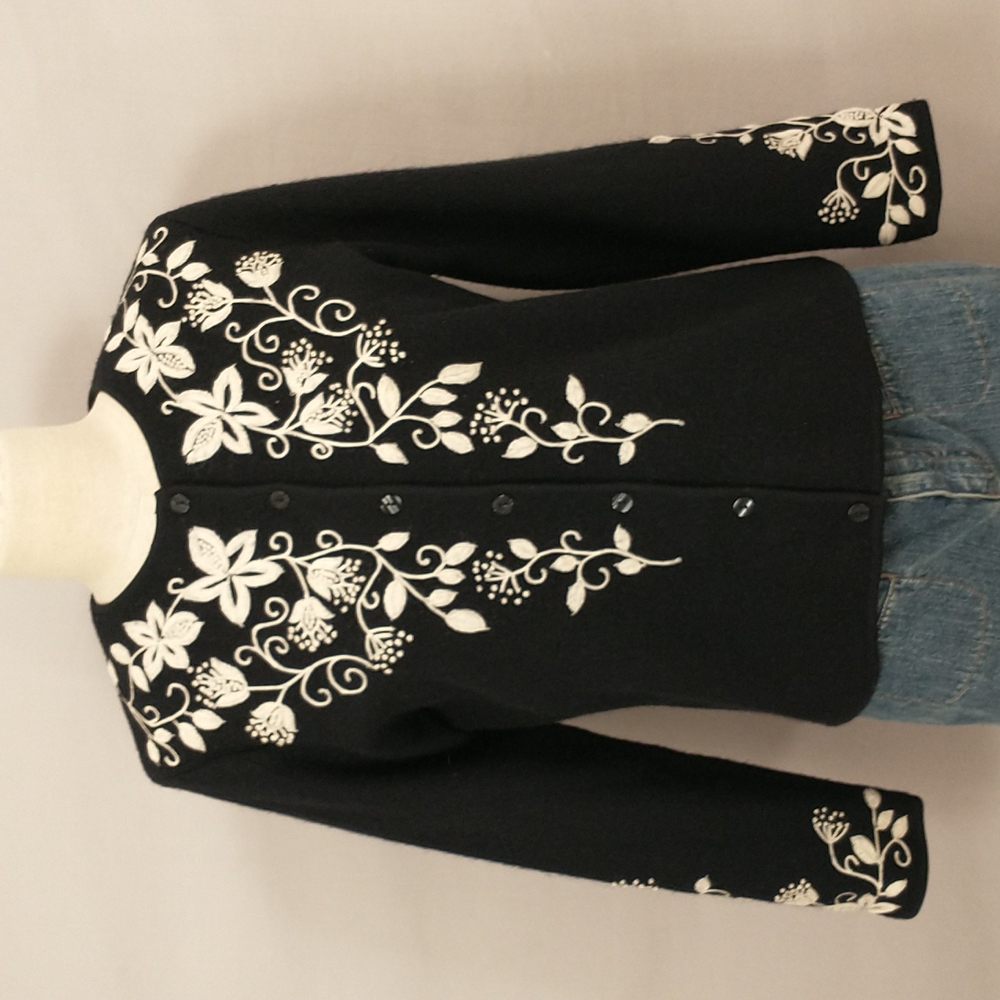Vintage Cardigan Fifties Look White Embroidery on Black Quality Wool Talbots 90s